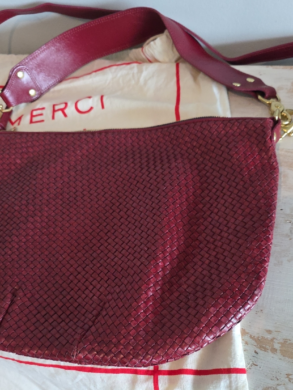 Clare V Moyen Messenger Bag In Woven Oxblood - Picture 4 of 16